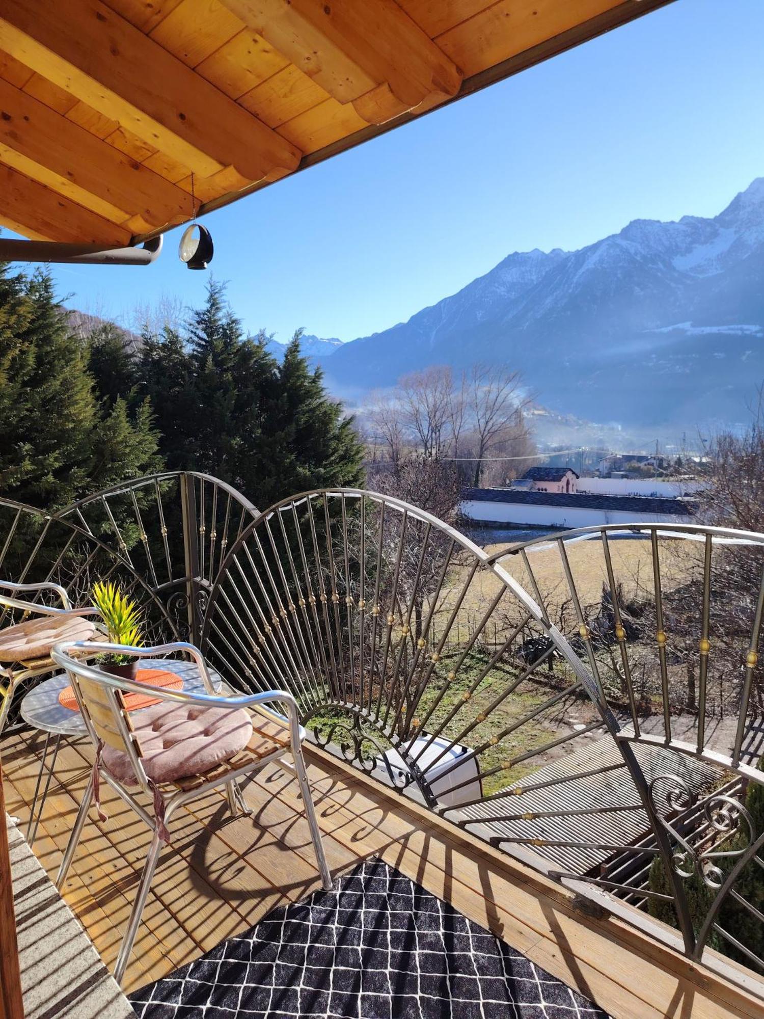 La Villa Gialla Aosta Exteriör bild